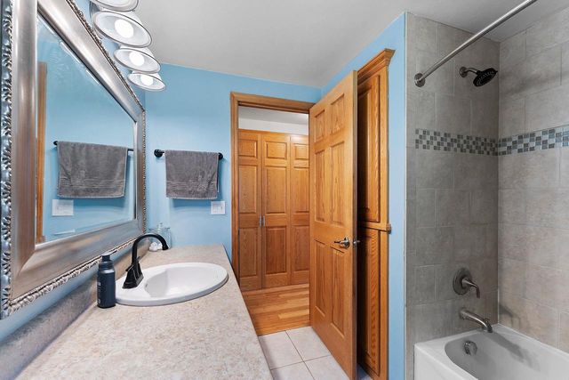 1307 SUNRAY LANE, Green Bay, WI 54313