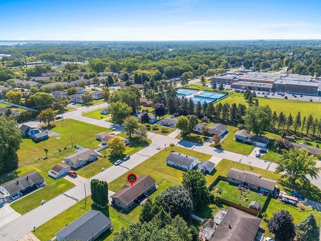 1307 SUNRAY LANE, Green Bay, WI 54313