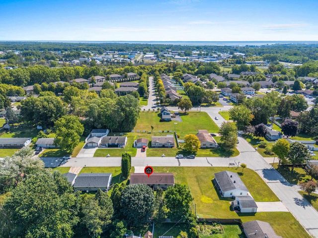 1307 SUNRAY LANE, Green Bay, WI 54313
