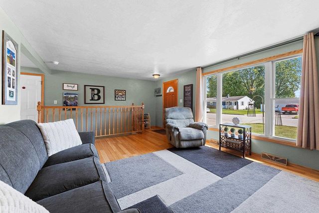 1307 SUNRAY LANE, Green Bay, WI 54313