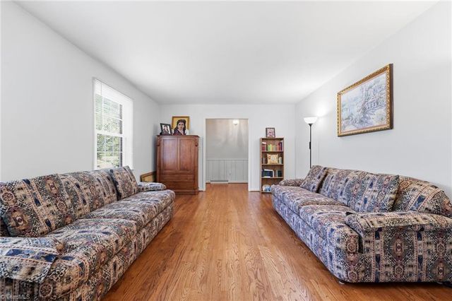 120 Tangle Drive, Jamestown, NC 27282