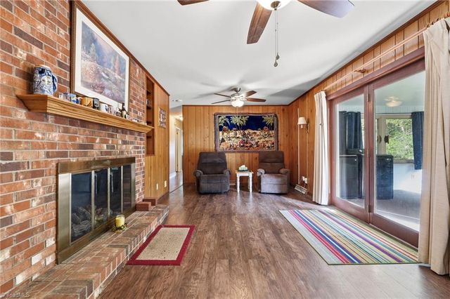 120 Tangle Drive, Jamestown, NC 27282
