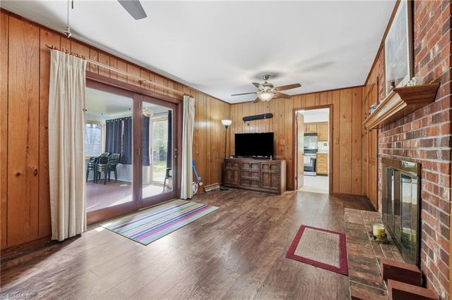 120 Tangle Drive, Jamestown, NC 27282