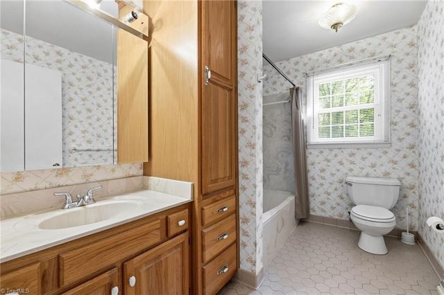 120 Tangle Drive, Jamestown, NC 27282