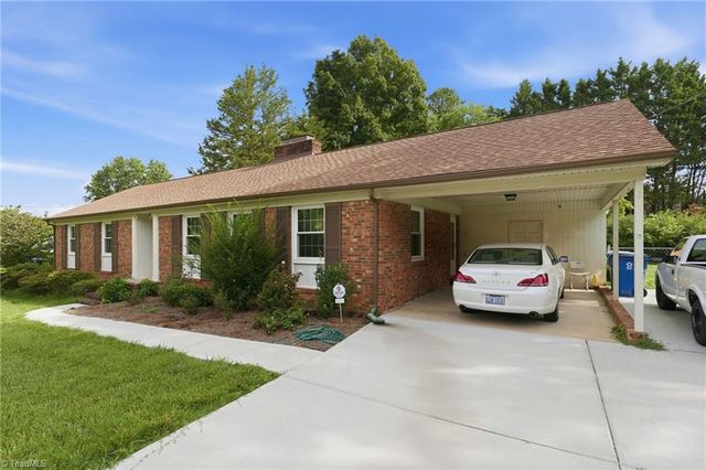 120 Tangle Drive, Jamestown, NC 27282