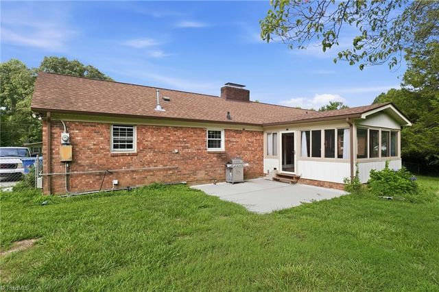 120 Tangle Drive, Jamestown, NC 27282