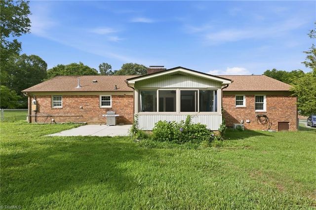120 Tangle Drive, Jamestown, NC 27282