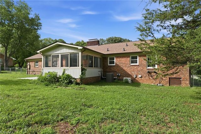 120 Tangle Drive, Jamestown, NC 27282