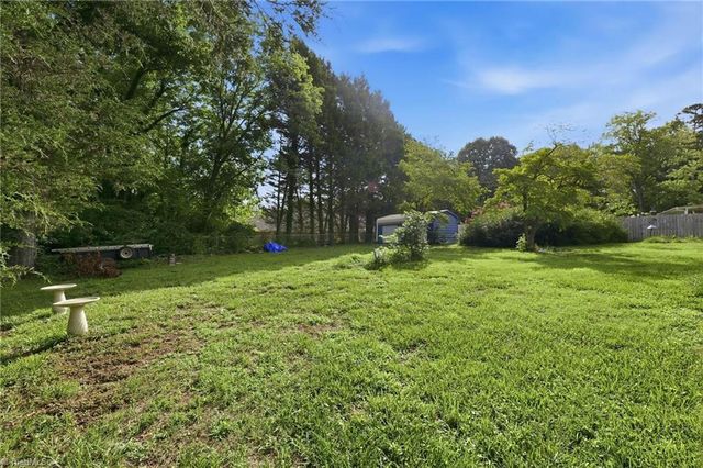 120 Tangle Drive, Jamestown, NC 27282