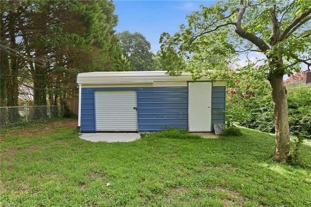 120 Tangle Drive, Jamestown, NC 27282