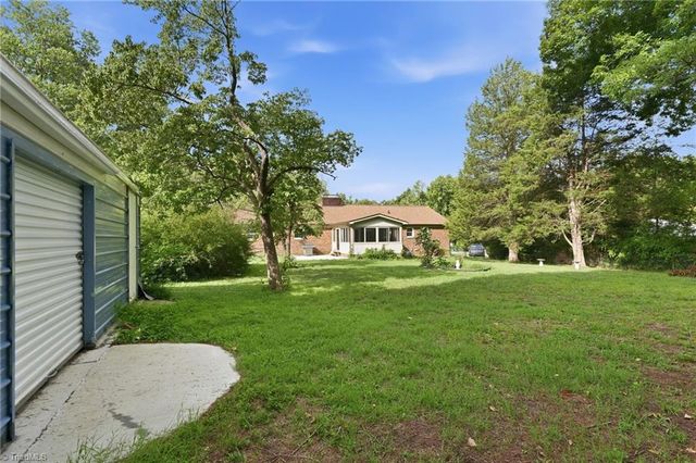 120 Tangle Drive, Jamestown, NC 27282