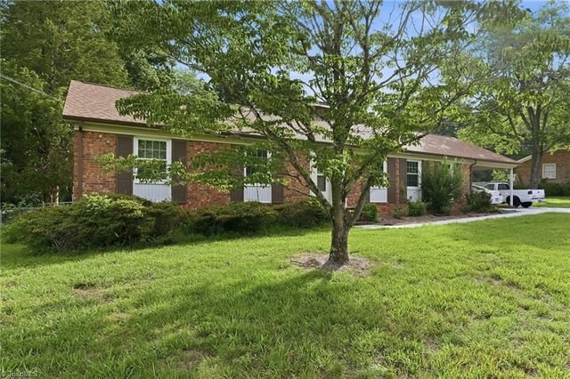 120 Tangle Drive, Jamestown, NC 27282