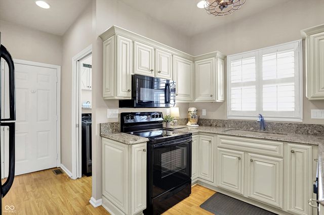1646 Foxmere Boulevard, Greenwood, IN 46142