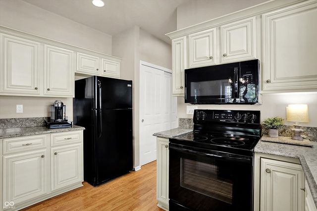 1646 Foxmere Boulevard, Greenwood, IN 46142