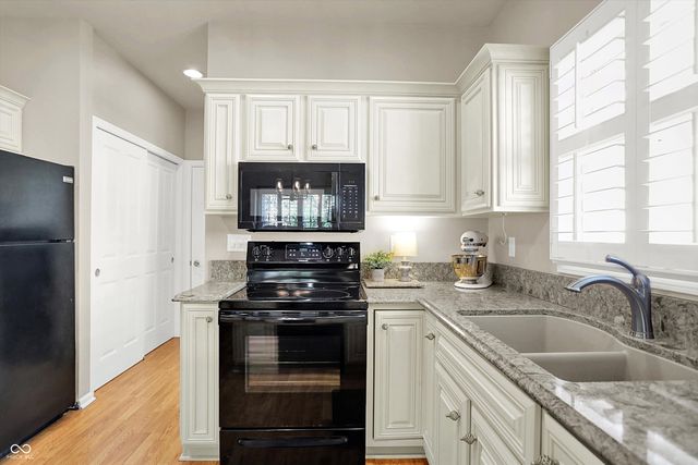 1646 Foxmere Boulevard, Greenwood, IN 46142