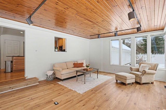 244 Leisure Lane, Holland, MI 49424