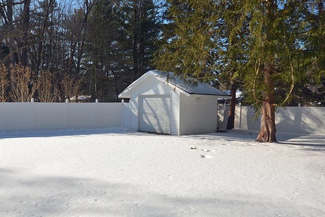 244 Leisure Lane, Holland, MI 49424