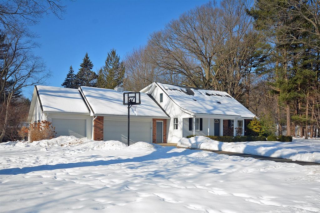 244 Leisure Lane, Holland, MI 49424