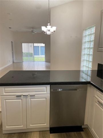 16150 Emerald Cove Road 16150, Weston, FL 33331