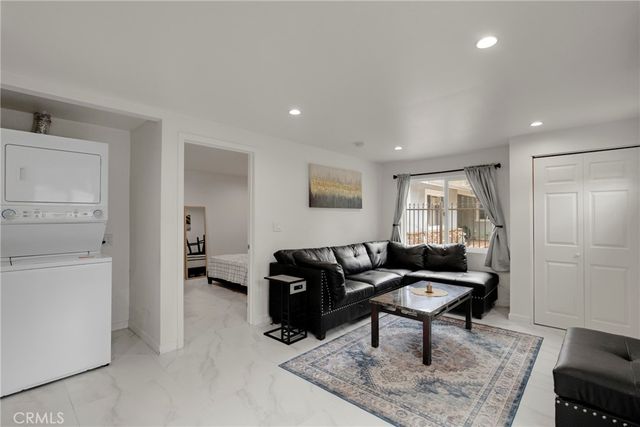 6616 Valley Circle, West Hills, CA 91307