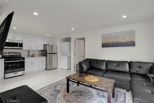 6616 Valley Circle, West Hills, CA 91307