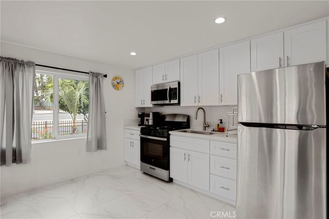 6616 Valley Circle, West Hills, CA 91307