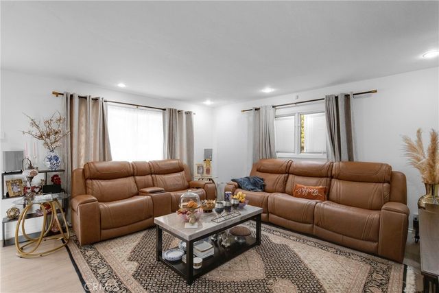 6616 Valley Circle, West Hills, CA 91307