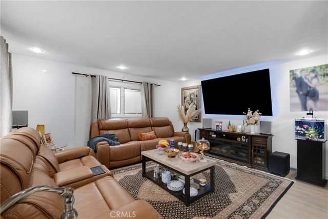 6616 Valley Circle, West Hills, CA 91307