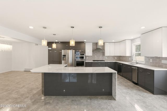 592 Ollie Burke Road, Jackson, NJ 08527