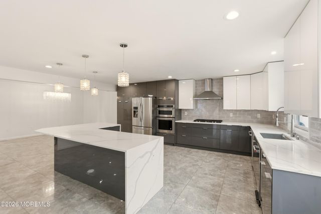 592 Ollie Burke Road, Jackson, NJ 08527