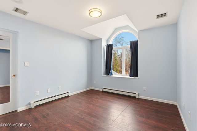 592 Ollie Burke Road, Jackson, NJ 08527