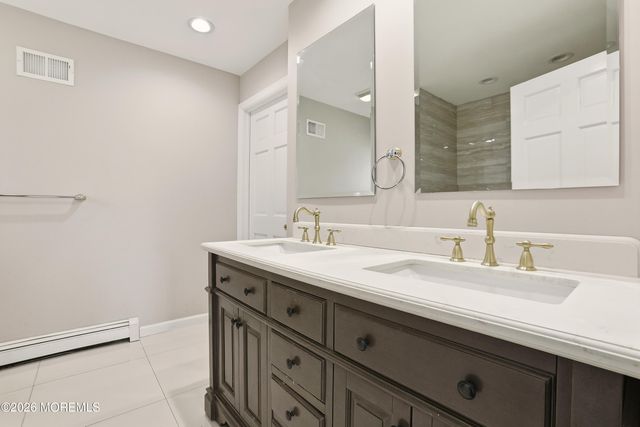 592 Ollie Burke Road, Jackson, NJ 08527