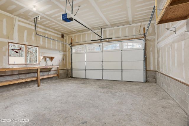 592 Ollie Burke Road, Jackson, NJ 08527