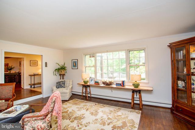 15 DOGWOOD LN, Doylestown, PA 18901