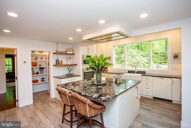 15 DOGWOOD LN, Doylestown, PA 18901