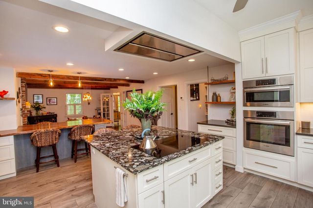 15 DOGWOOD LN, Doylestown, PA 18901