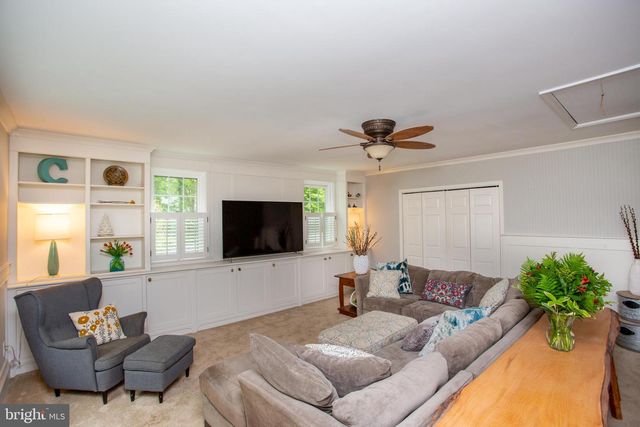 15 DOGWOOD LN, Doylestown, PA 18901