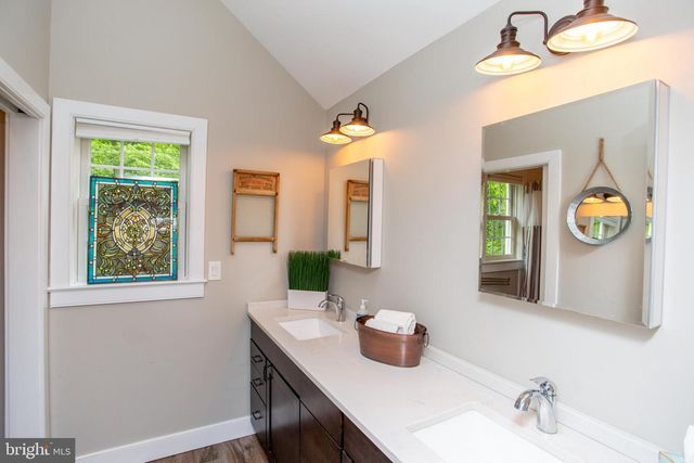 15 DOGWOOD LN, Doylestown, PA 18901