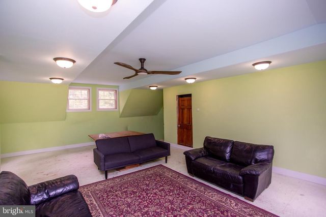 15 DOGWOOD LN, Doylestown, PA 18901
