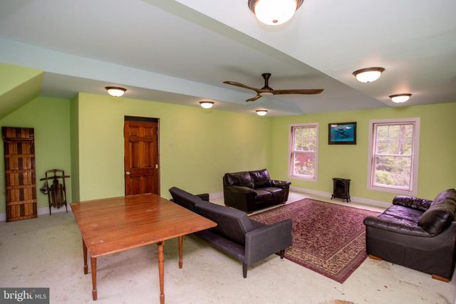 15 DOGWOOD LN, Doylestown, PA 18901