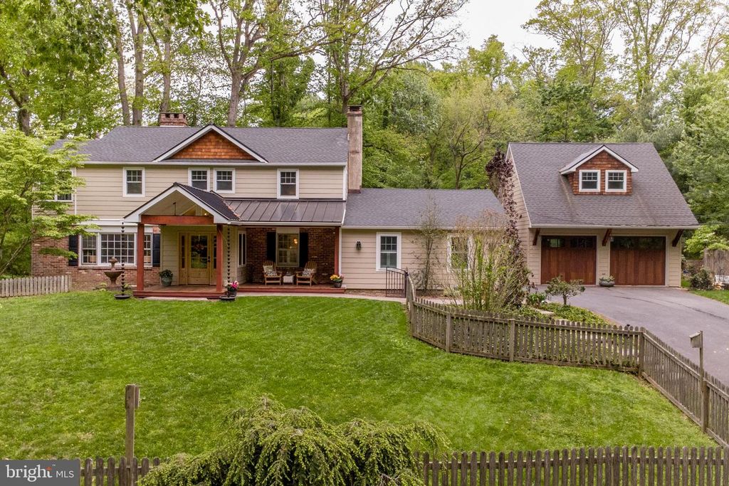 15 DOGWOOD LN, Doylestown, PA 18901