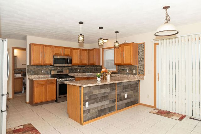 3842 Dunbury Lane, Rockford, IL 61101