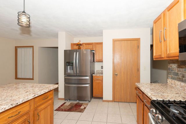 3842 Dunbury Lane, Rockford, IL 61101