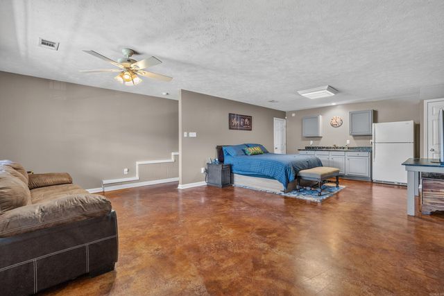 126 Southview Cir Circle, Hot Springs, AR 71913
