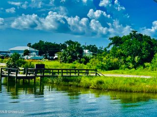 601 3rd Avenue, Pass Christian, MS 39571