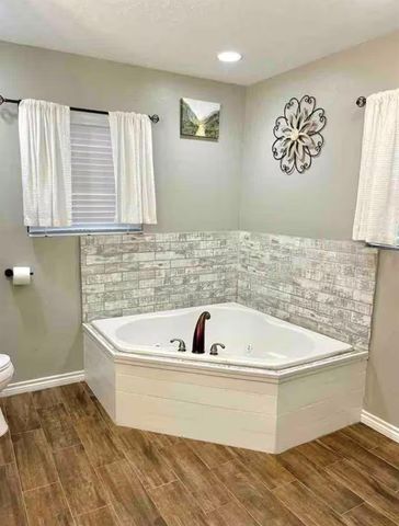 3103 Monroe St, Nederland, TX 77627