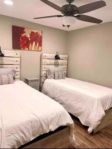 3103 Monroe St, Nederland, TX 77627