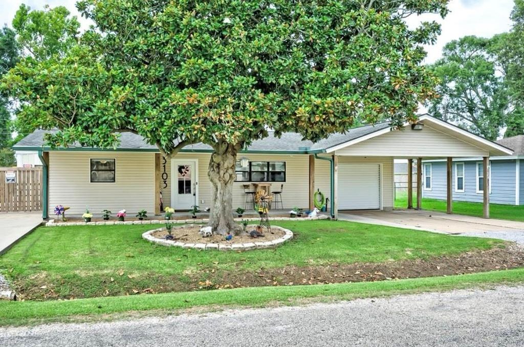 3103 Monroe St, Nederland, TX 77627