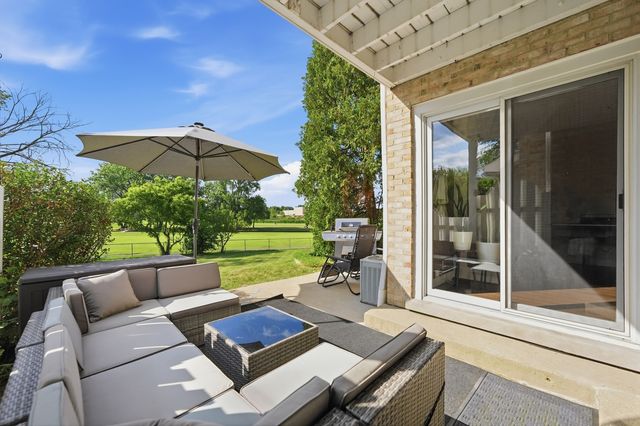 252 W Golfview Terrace, Palatine, IL 60067