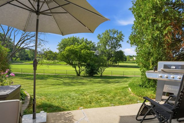252 W Golfview Terrace, Palatine, IL 60067